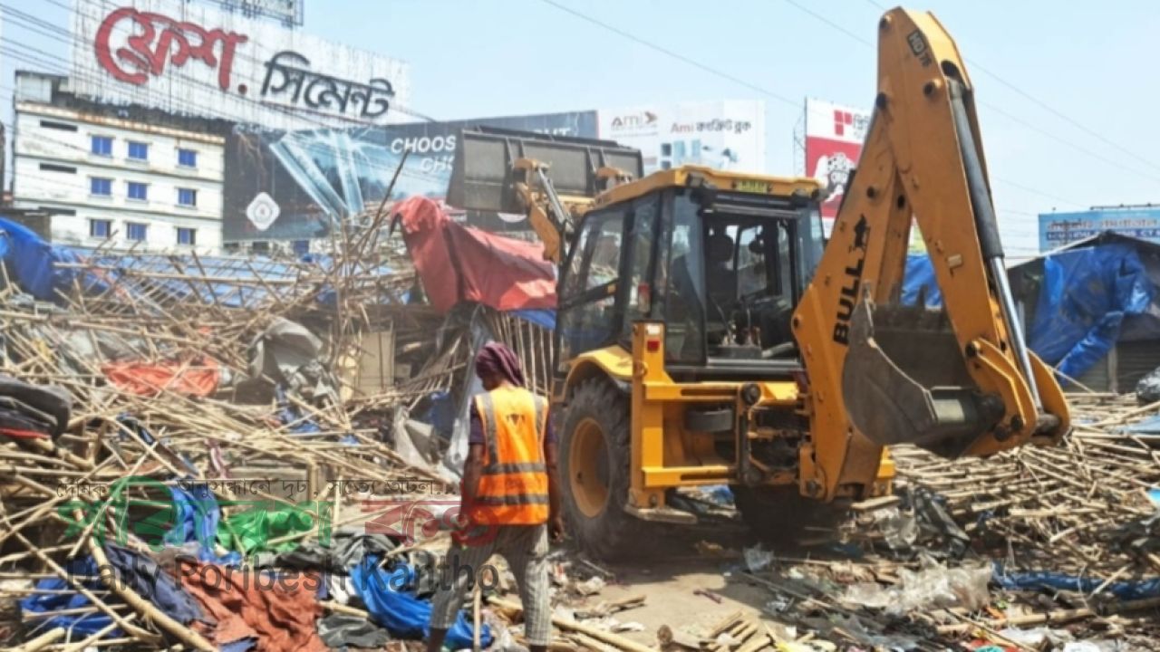 কাঁচপুরে অবৈধ দোকানের বিরুদ্ধে উচ্ছেদ অভিযান