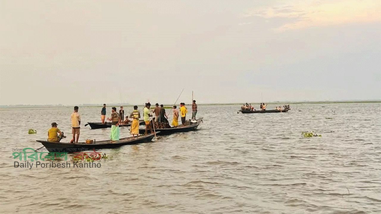 হাওরে ধান কেটে ফেরার পথে ঝড়ে নৌকাডুবি, নিখোঁজ ১