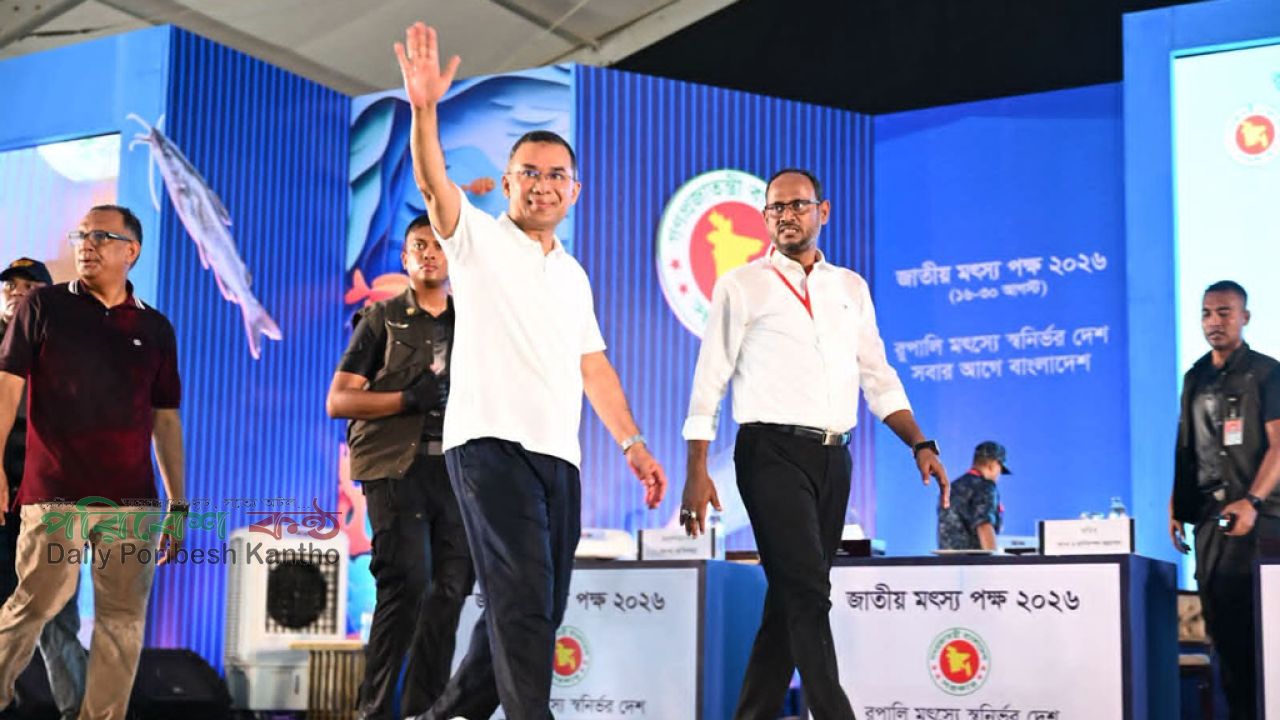 ক্ষমতার ছয় মাস: হঠাৎ বড় পরীক্ষার মুখে সরকার
