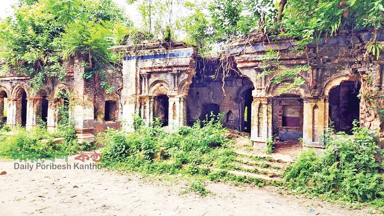 ধ্বংসের পথে দুইশ বছরের পুরোনো ঐতিহাসিক প্রতাপপুর জমিদারবাড়ি