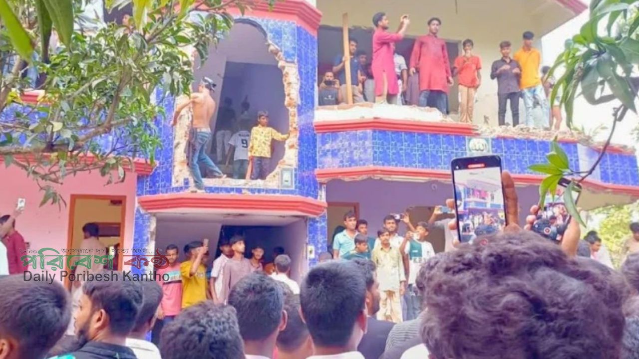 পাবনায় ১০ বছরের শিশু ধর্ষণ-হত্যা: প্রধান অভিযুক্তের বাড়িতে বিক্ষুব্ধ জনতার তাণ্ডব