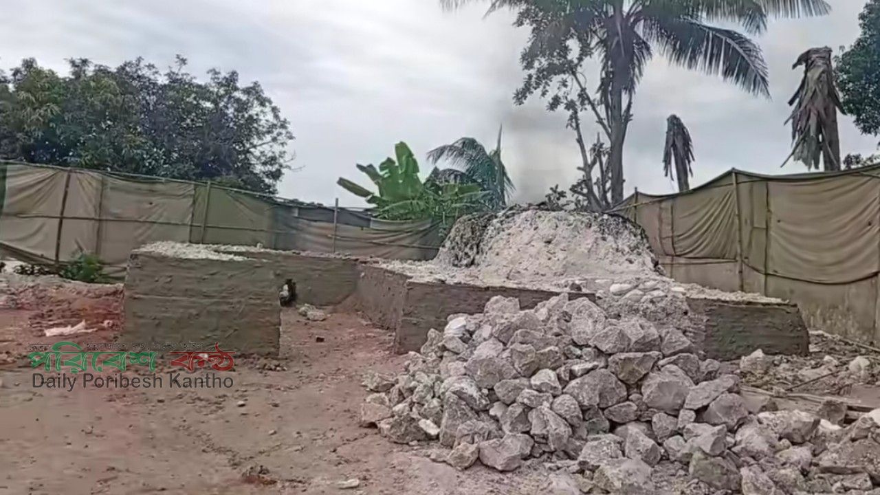 সোনারগাঁওয়ে অবৈধ চুনা ফ্যাক্টরি: এমপি মান্নানের নির্দেশনা অমান্য করে চলছে রমরমা ব্যবসা