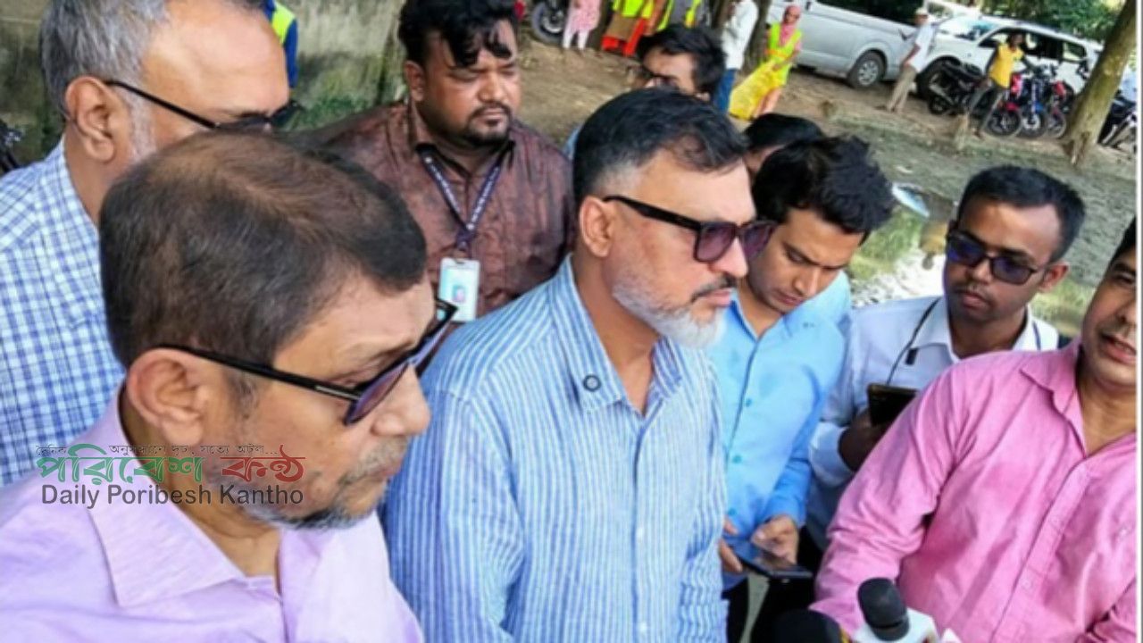 মধ্যরাতে স্বাস্থ্যসেবা কেন্দ্র গুঁড়িয়ে দেওয়া প্রসঙ্গে ডিএনসিসি প্রশাসক: 