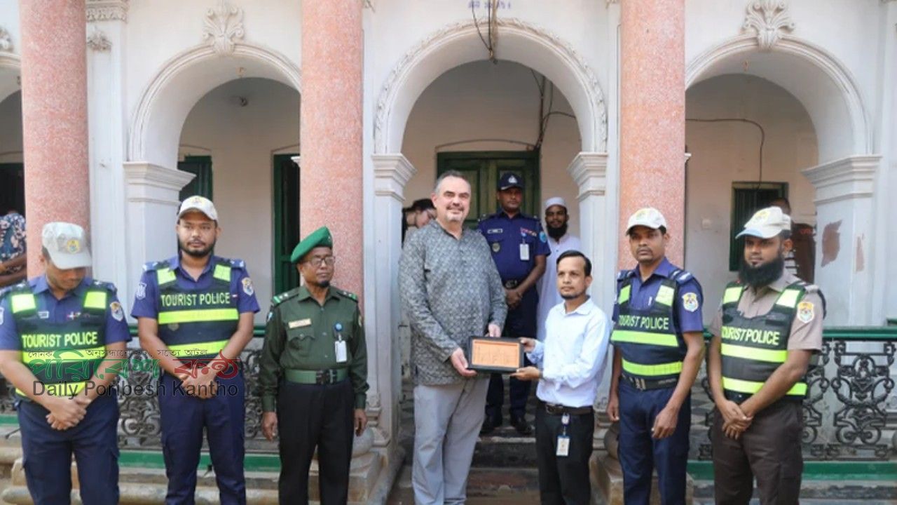 সোনারগাঁয়ের ঐতিহাসিক পানাম নগরী পরিদর্শনে মার্কিন রাষ্ট্রদূত
