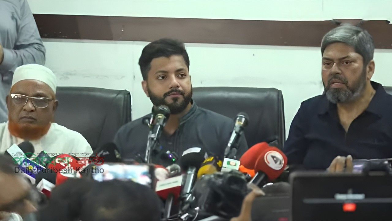 মুক্তিযুদ্ধবিষয়ক প্রতিমন্ত্রীর পদ থেকে ইশরাক হোসেনের পদত্যাগ